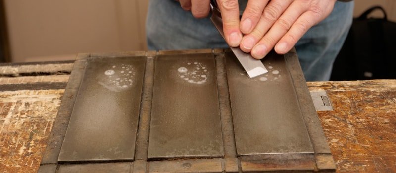 afilar formón y cepillo carpintero