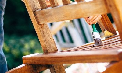 Clases de Barnices para Madera: Propiedades y Utilización