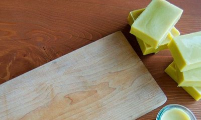 Cera de Abejas para Madera y Muebles: Propiedades y Aplicación