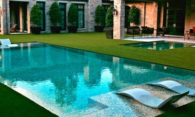 Césped Artificial para Piscinas: Cómo Elegir y Ventajas