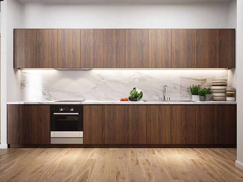 muebles de cocina de madera y frente de mármol