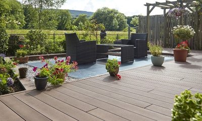 Tarima de Composite, la solución ideal para Jardines y Terrazas