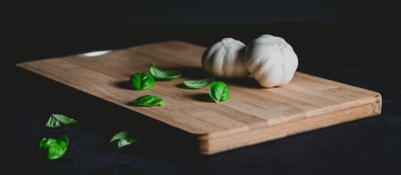 desinfectar de tabla de cortar de madera