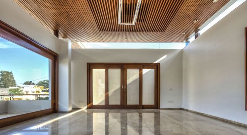 como combino la madera y el mármol