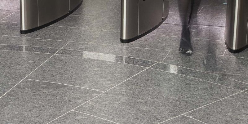 Suelos de Granito en Centro Comercial