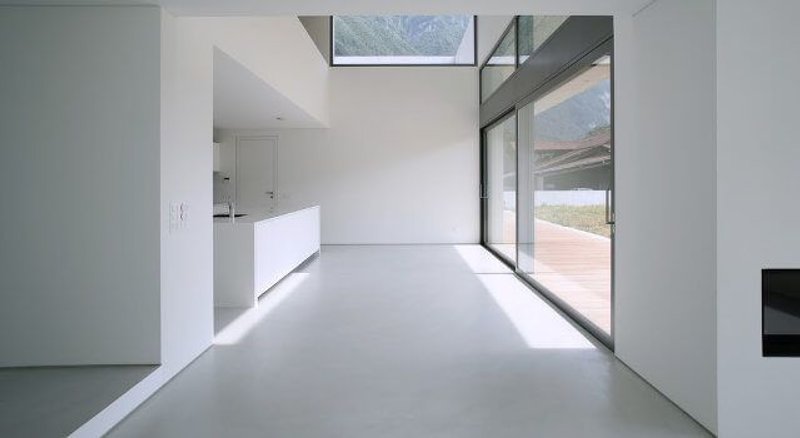 suelos blancos de microcemento