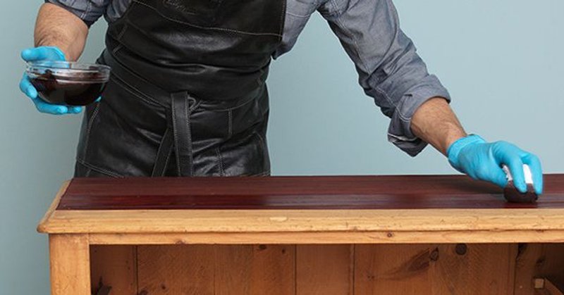 teñir mueble de madera viejo