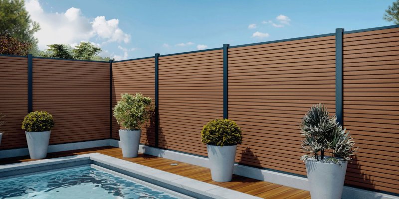 valla de madera tropical para piscina
